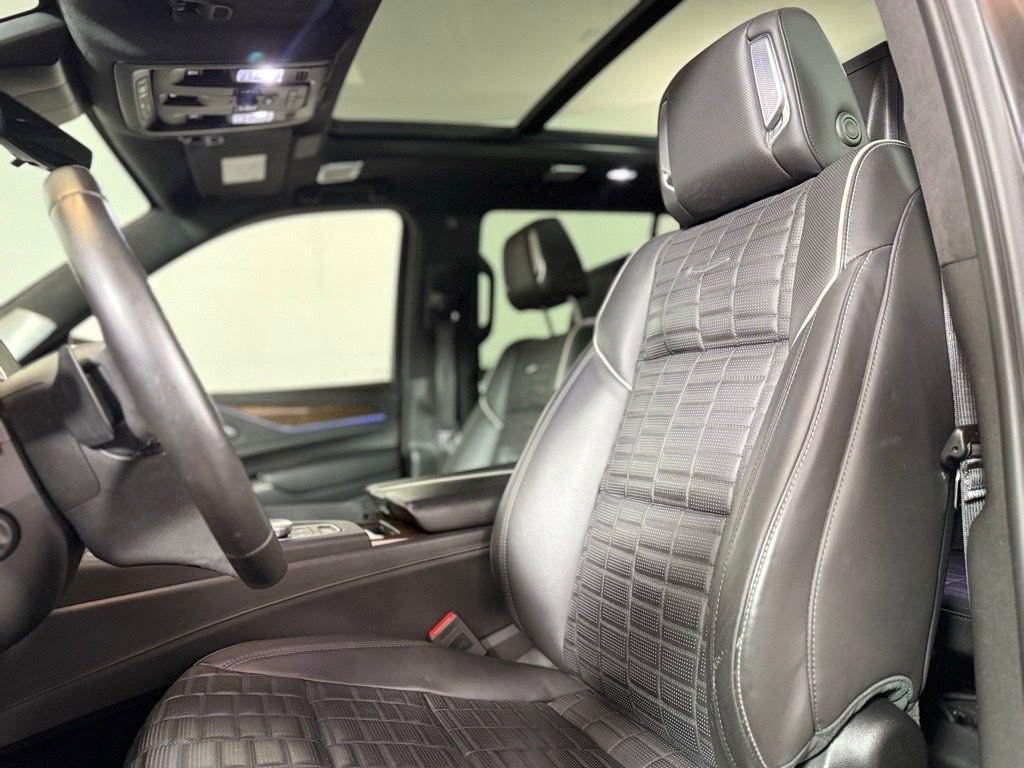 Used 2023 Cadillac Escalade Sport Platinum AWD/4WD image 19