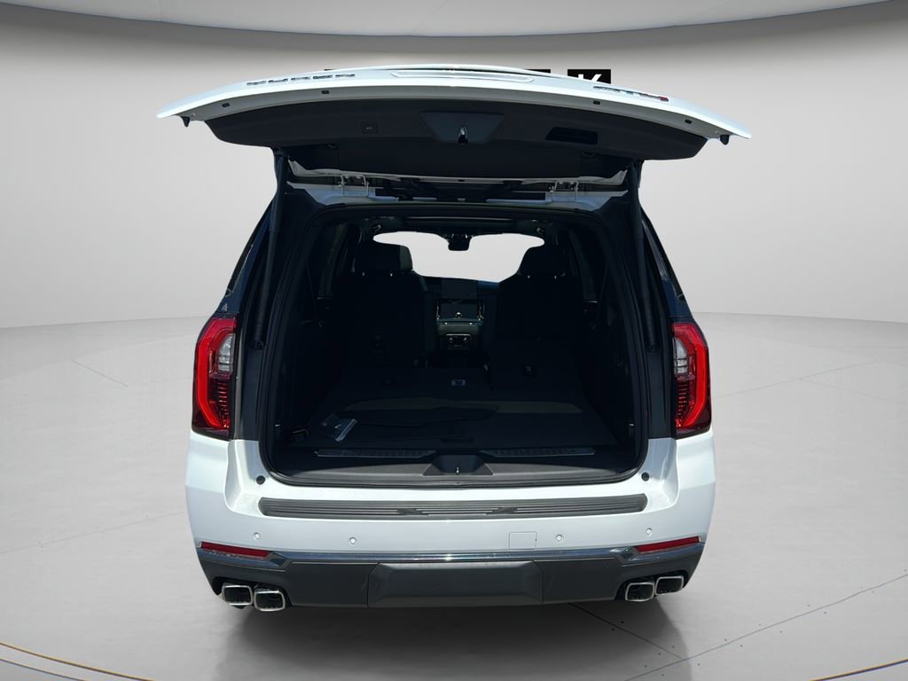 New 2026 GMC Yukon XL AT4 w/ AT4 Premium Package AWD/4WD image 12