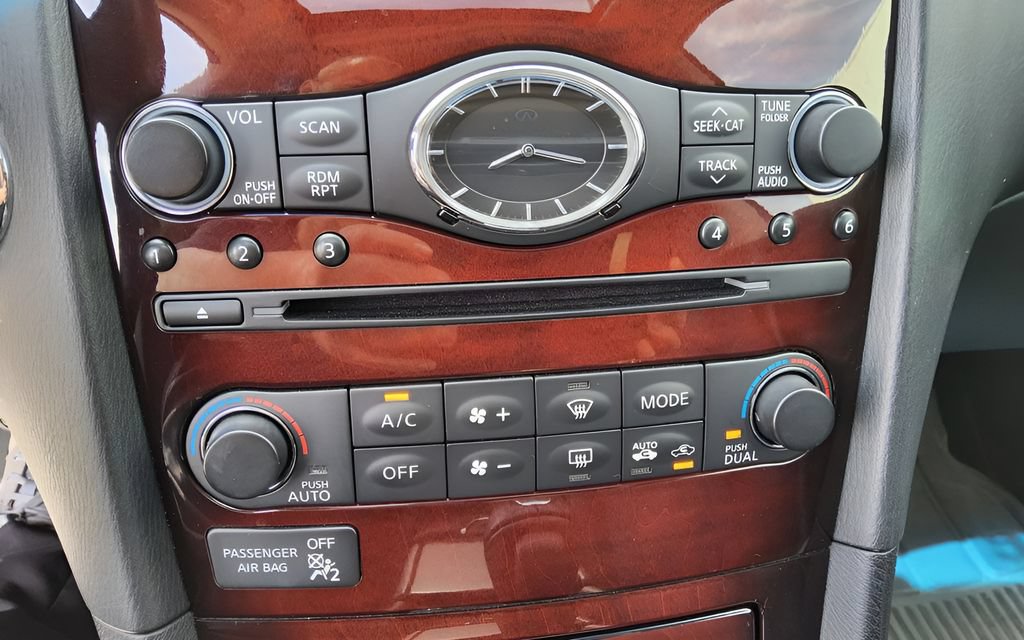 Used 2016 INFINITI QX50 2WD w/ Premium Plus Package image 14