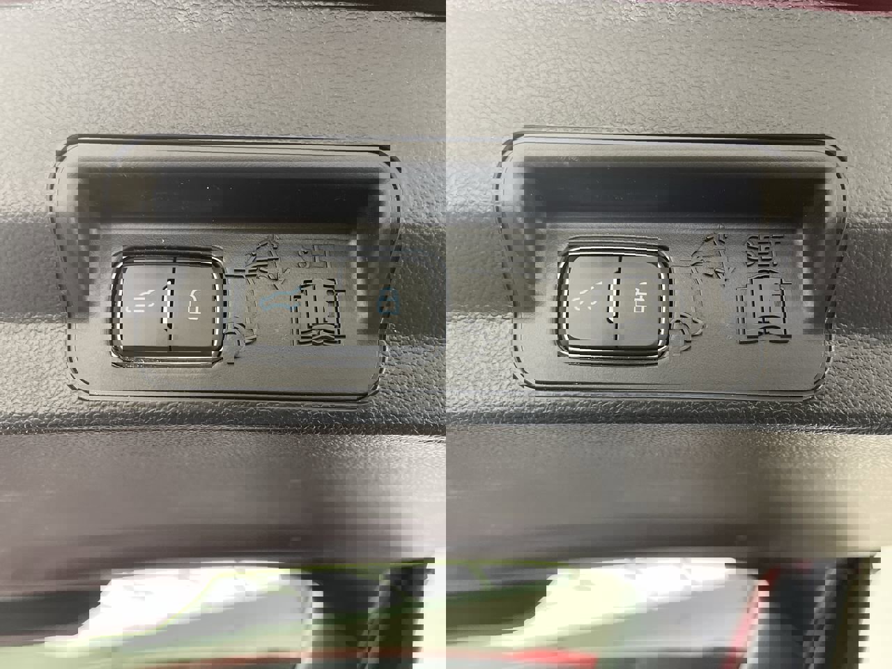 Certified 2023 Ford Explorer Platinum w/ Equipment Group 601A AWD/4WD image 34