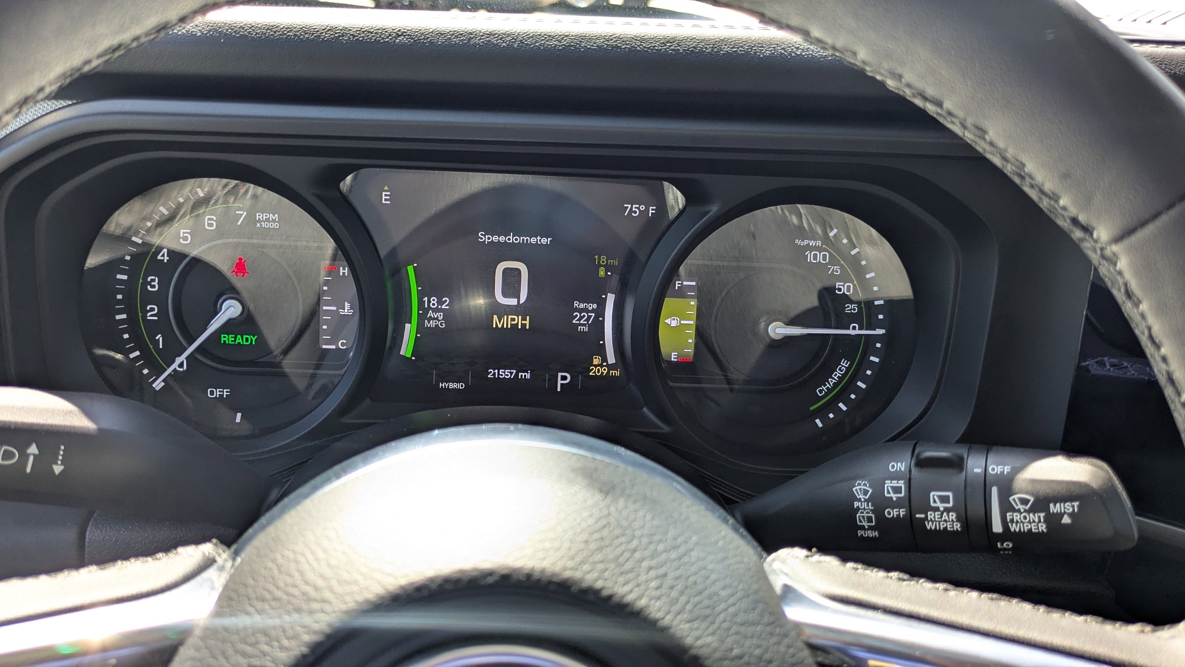 Used 2025 Jeep Wrangler Unlimited Sahara AWD/4WD image 15