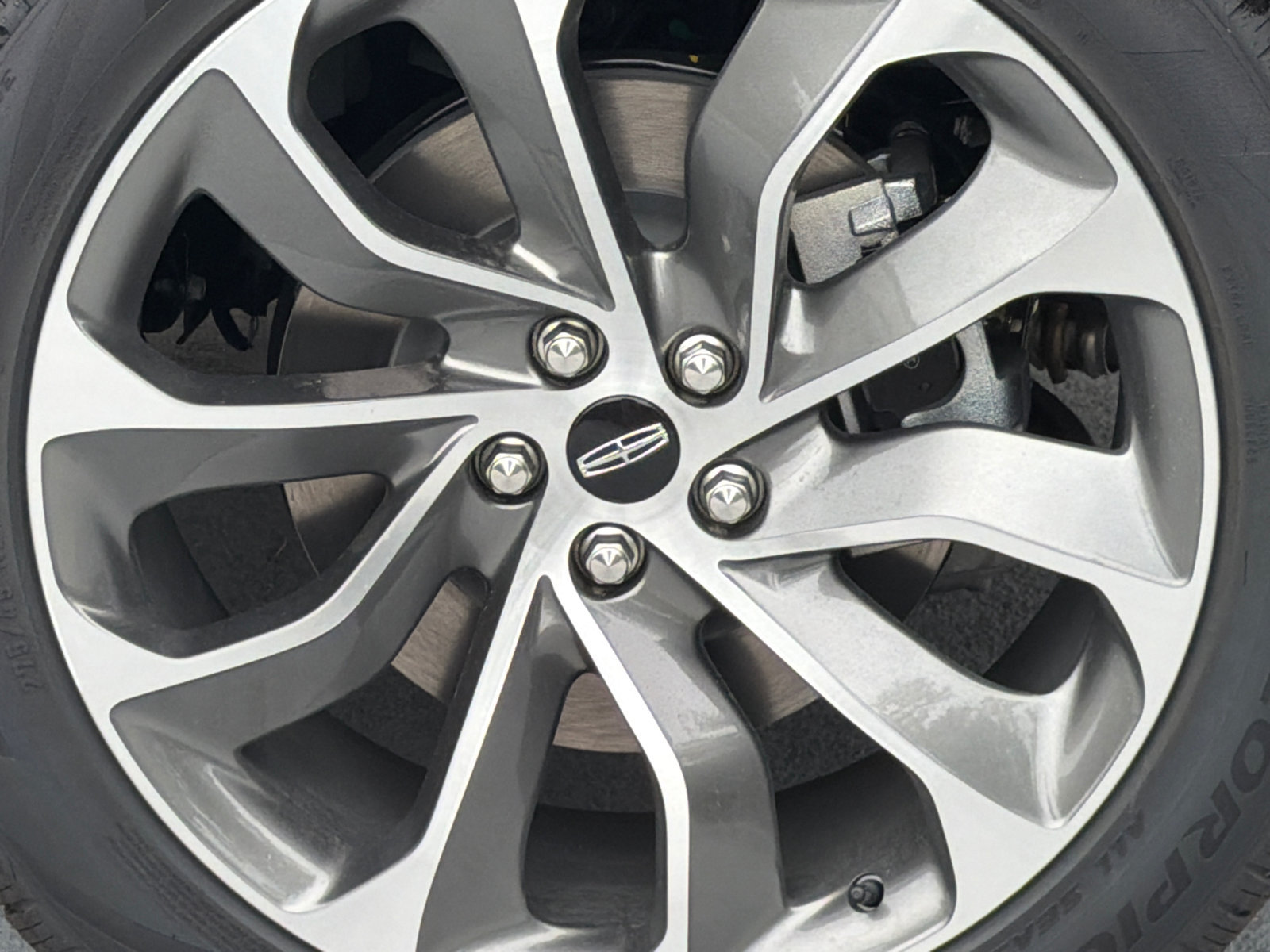 New 2027 Lincoln Aviator AWD w/ Jet Appearance Package image 4