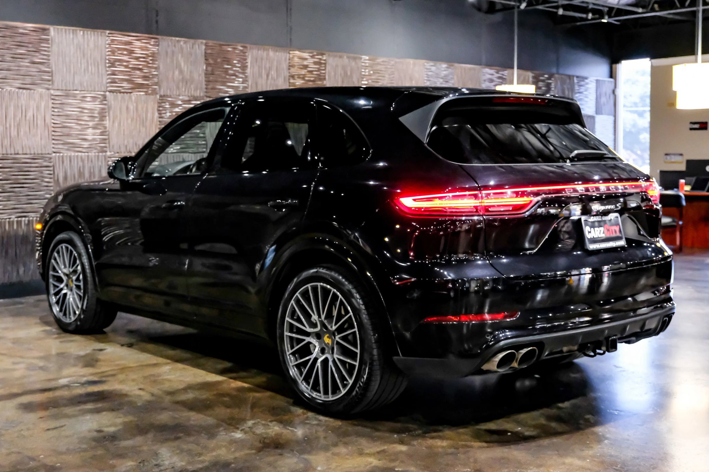 Used 2020 Porsche Cayenne S image 12