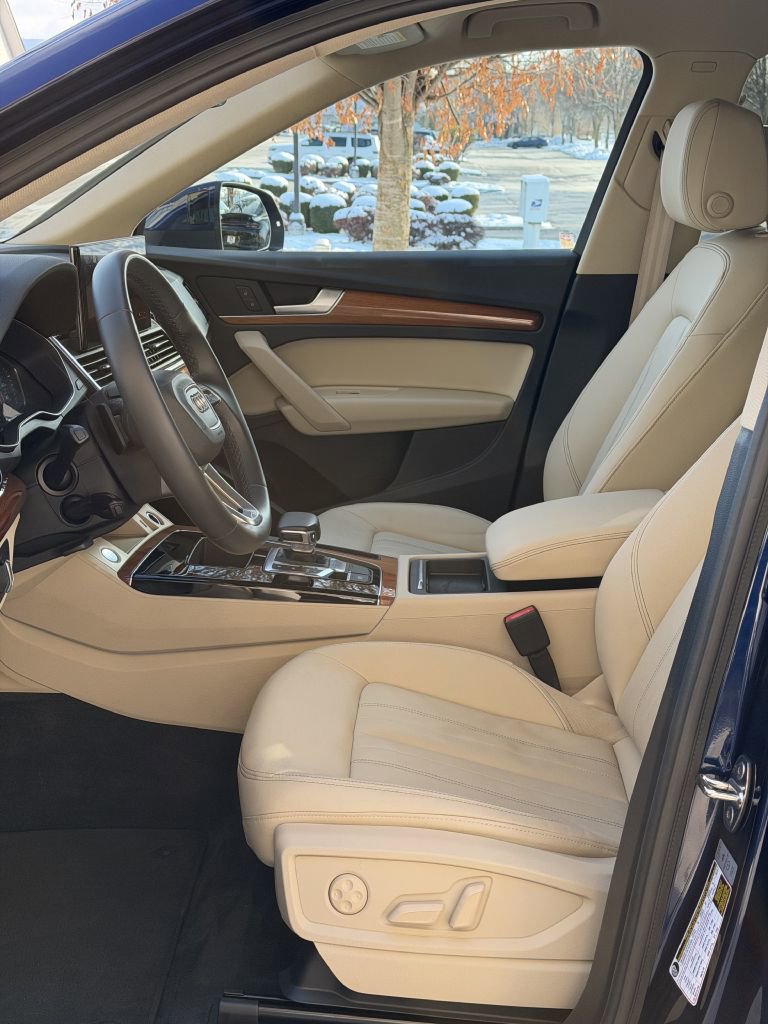 Used 2022 Audi Q5 2.0T Premium w/ Convenience Package image 13