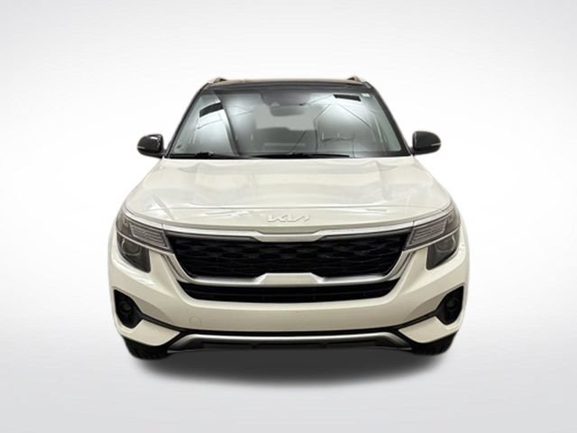 Certified 2023 Kia Seltos S w/ Navigation Package FWD image 2
