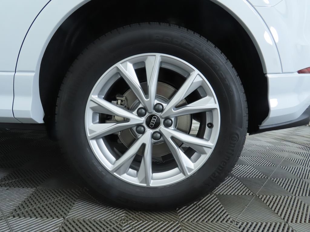 Used 2025 Audi Q3 2.0T Premium w/ Convenience Package image 32