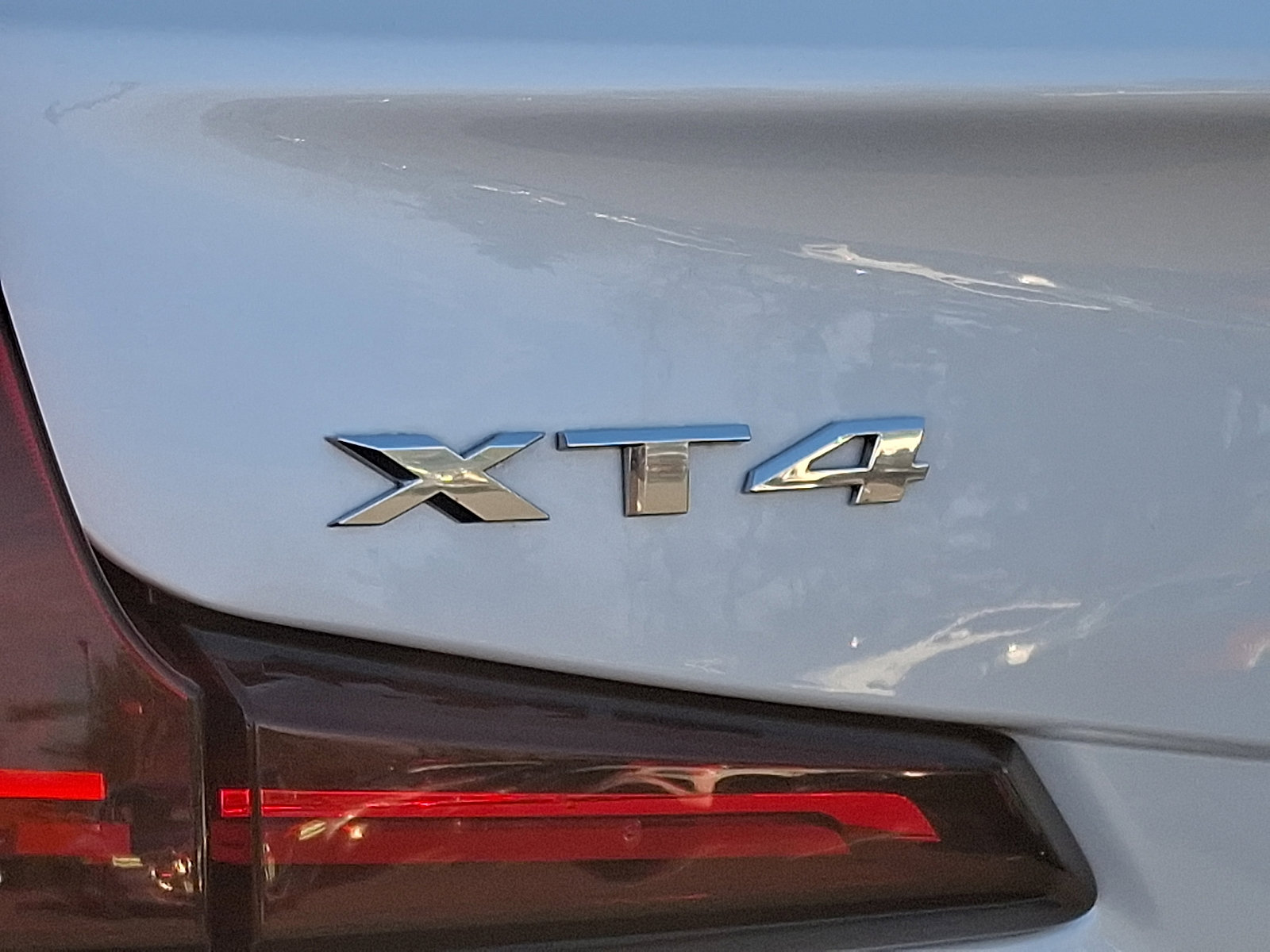 Used 2020 Cadillac XT4 Premium Luxury w/ Technology Package image 31