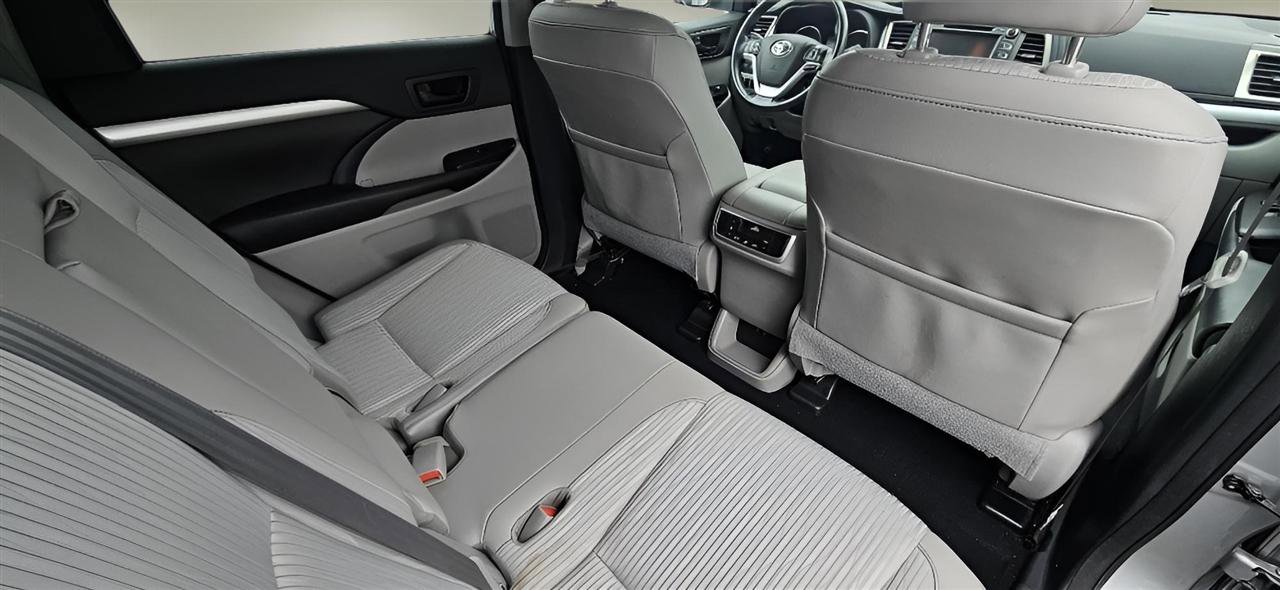 Used 2018 Toyota Highlander Plus image 20