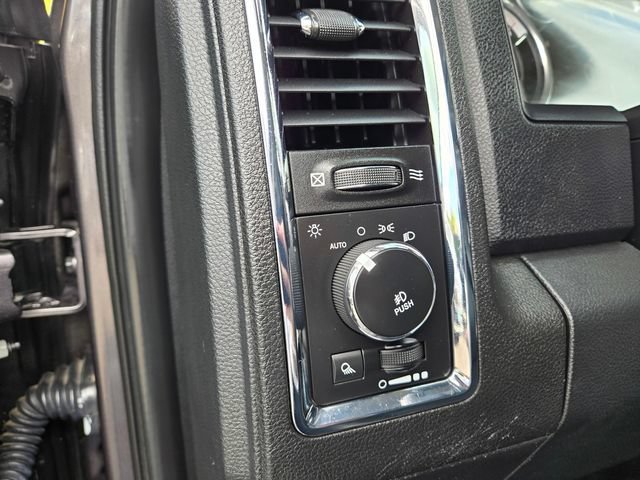 Used 2016 RAM 1500 Laramie w/ Convenience Group AWD/4WD image 17