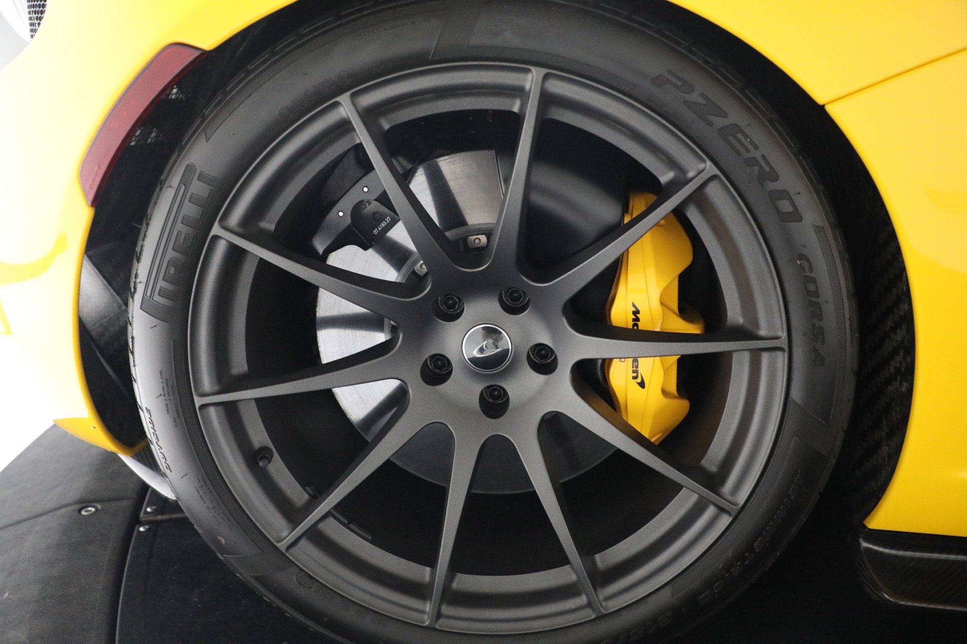 Used 2015 McLaren P1 RWD image 18
