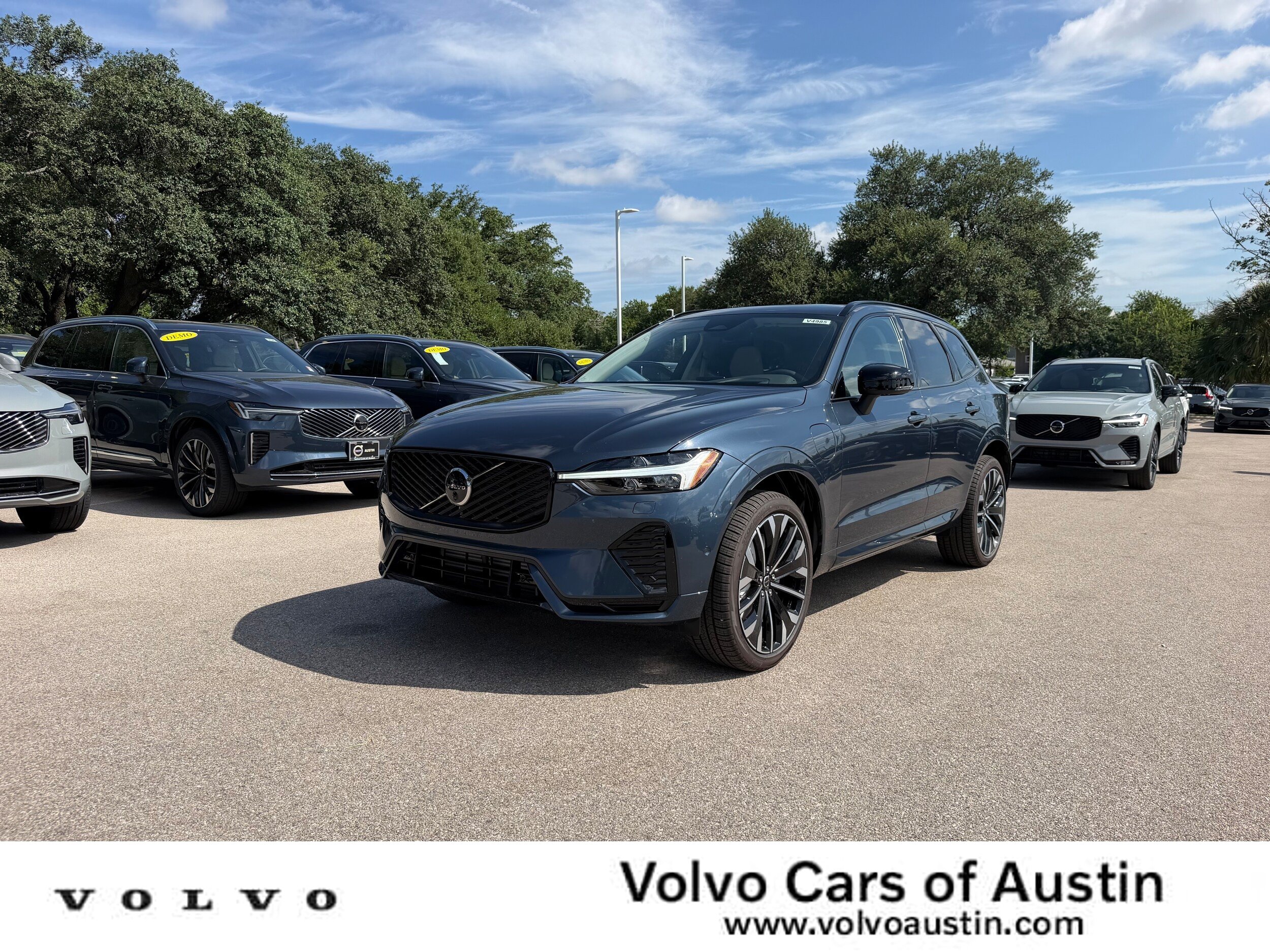 New 2026 Volvo XC60 T8 Ultra w/ Climate Package AWD/4WD image 1