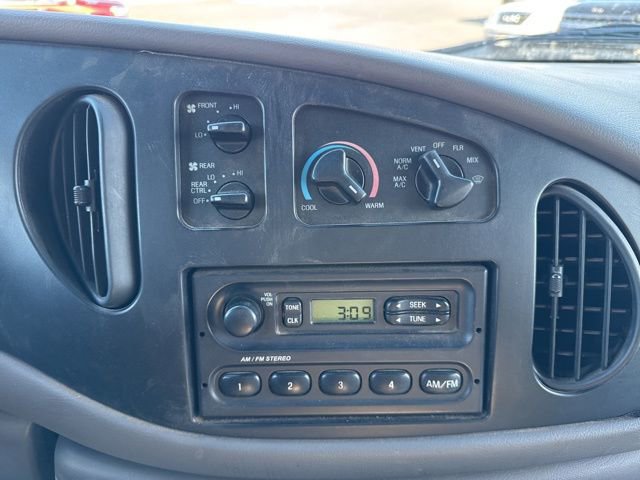Used 2001 Ford E-350 and Econoline 350 XLT RWD image 15