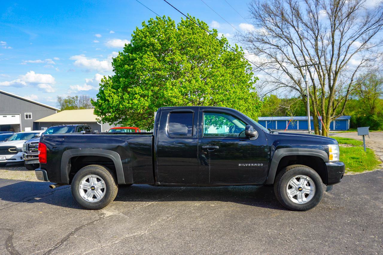 Used 2013 Chevrolet Silverado 1500 LT w/ All-Star Edition AWD/4WD image 2