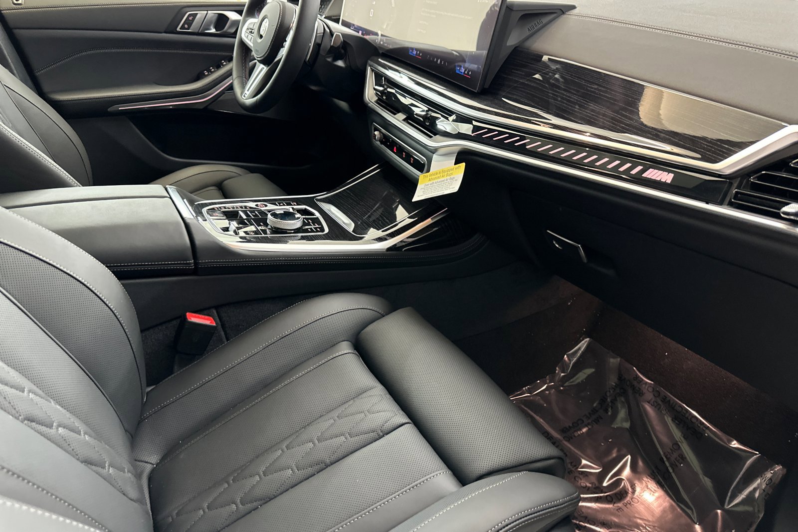 New 2026 BMW X7 M60i w/ Executive Package image 27