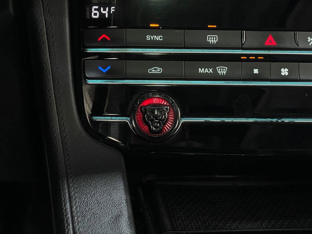 Used 2020 Jaguar F-PACE Prestige image 22