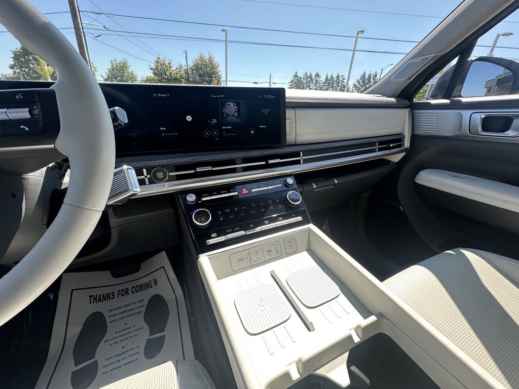 Used 2025 Hyundai Santa Fe Limited image 27