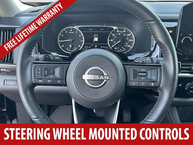 Used 2025 Nissan Pathfinder SL AWD/4WD image 8