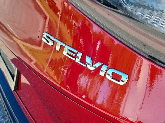Used 2024 Alfa Romeo Stelvio Veloce AWD/4WD image 5