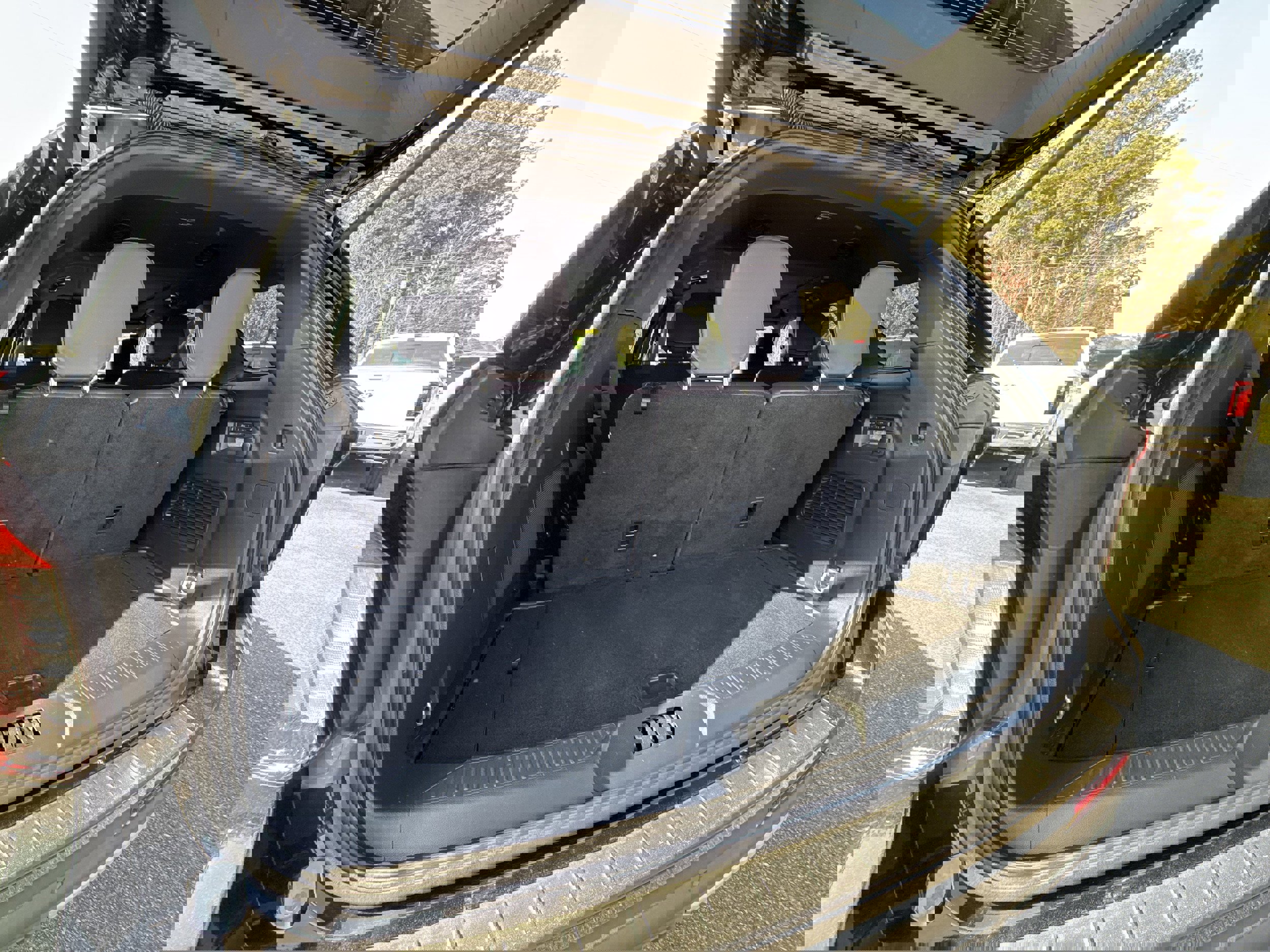 Used 2025 Ford Explorer Platinum w/ Ultimate Package image 30