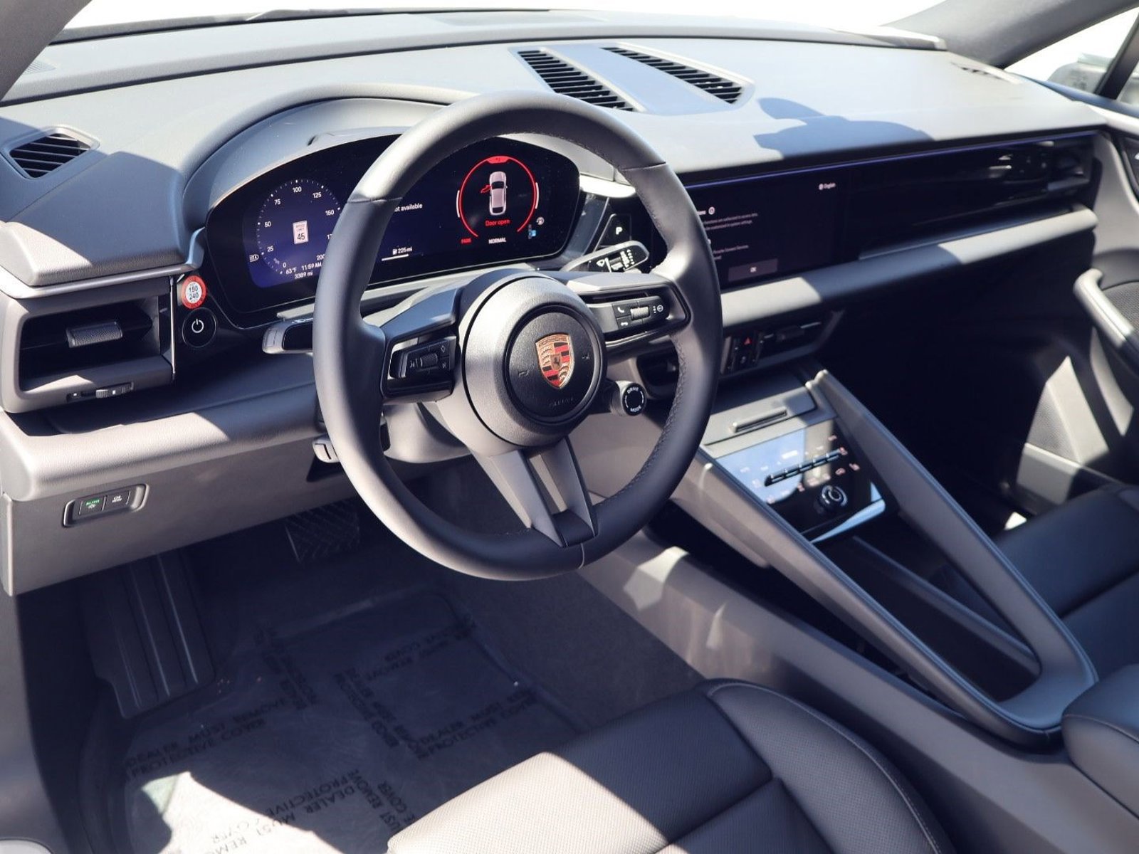 Certified 2025 Porsche Macan Electric RWD image 4