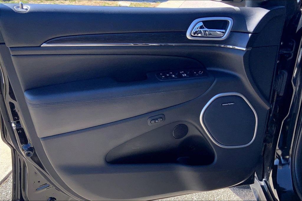 Used 2018 Jeep Grand Cherokee Overland image 19