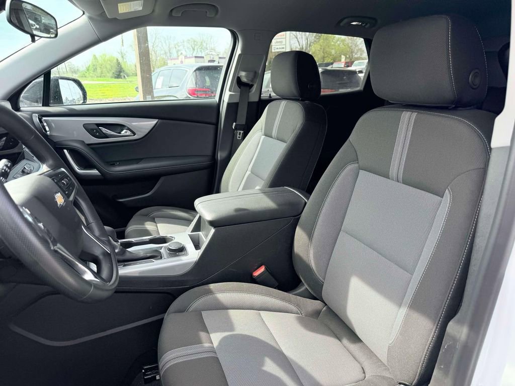 Used 2024 Chevrolet Blazer LT w/ Midnight/Sport Edition FWD image 15