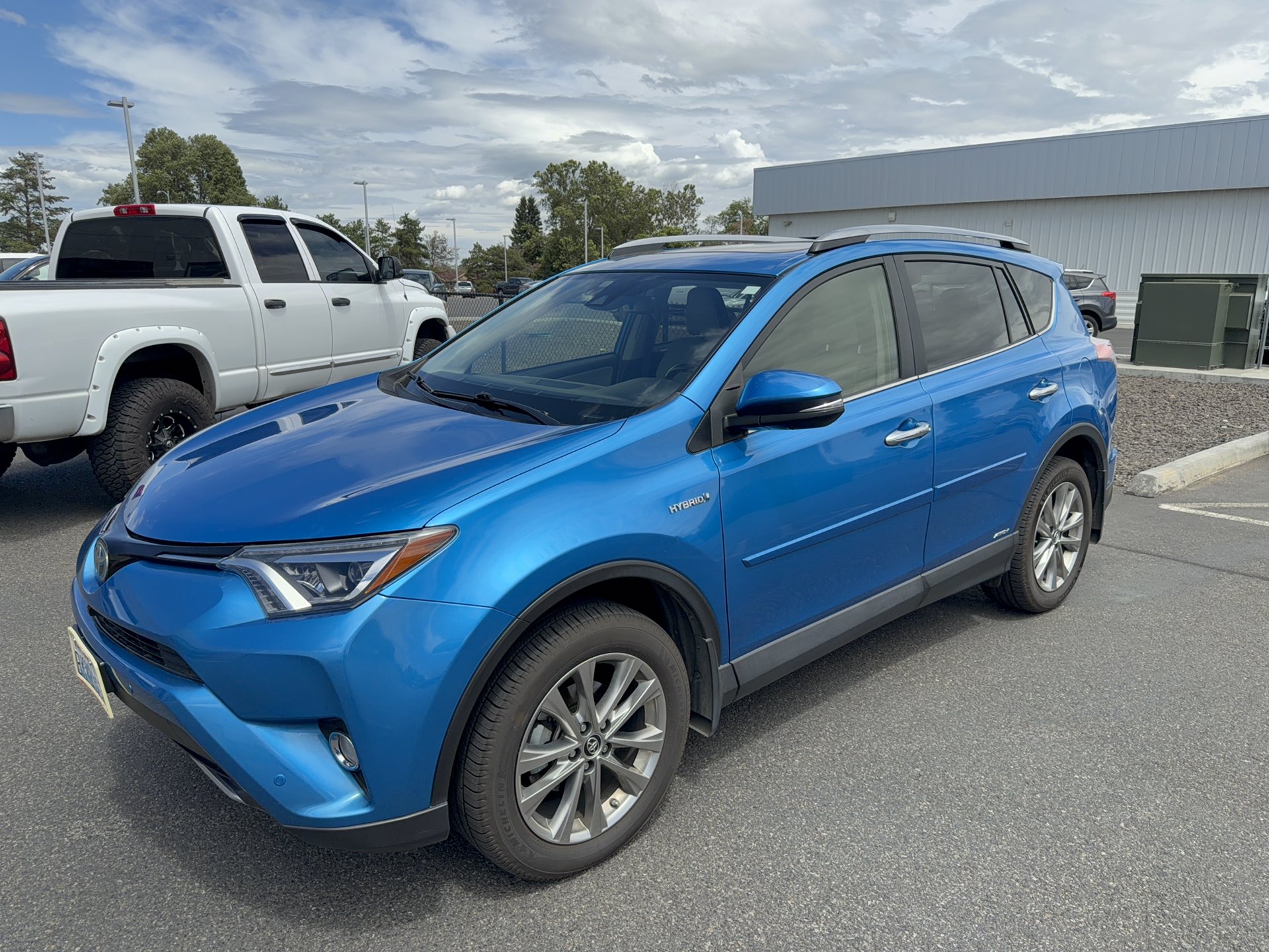 Used 2018 Toyota RAV4 Limited w/ Advanced Technology Package AWD/4WD image 35