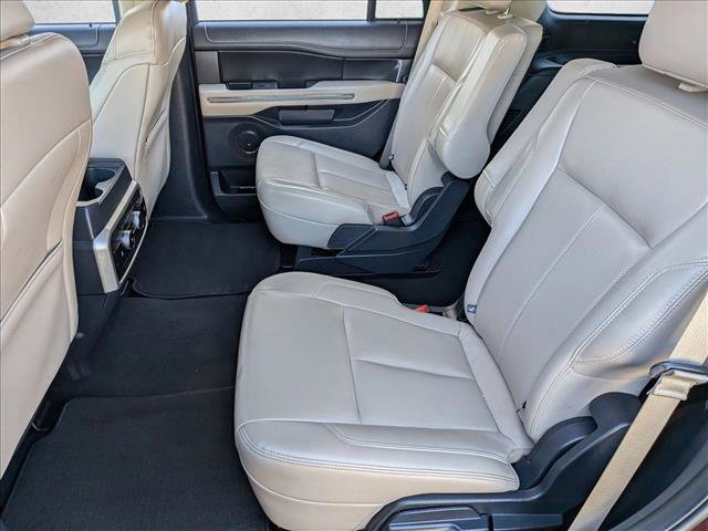 Used 2024 Ford Expedition XLT AWD/4WD image 19