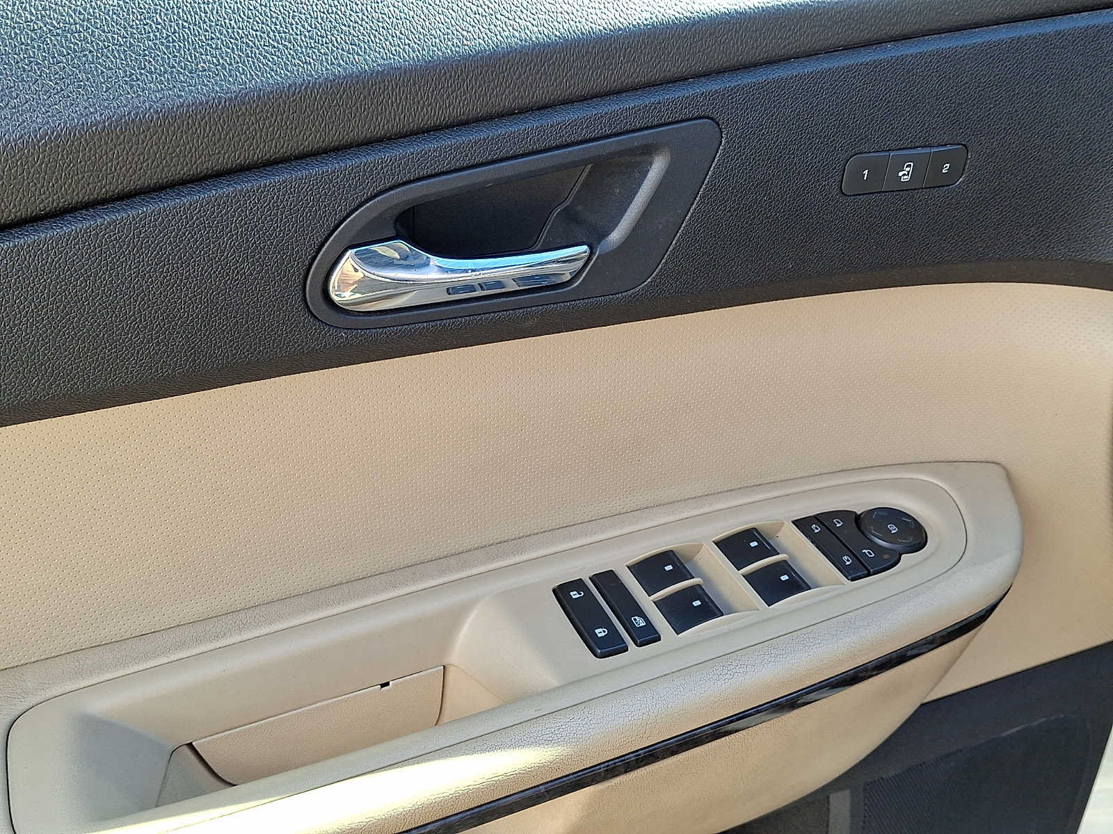 Used 2011 GMC Acadia Denali AWD/4WD image 13