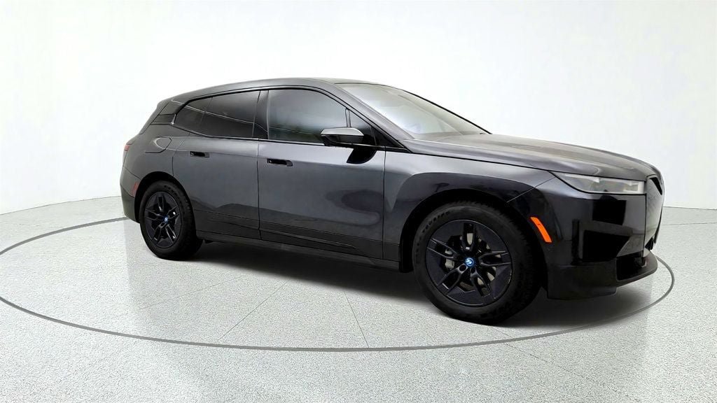 Used 2024 BMW iX xDrive50 w/ Premium Package AWD/4WD image 3