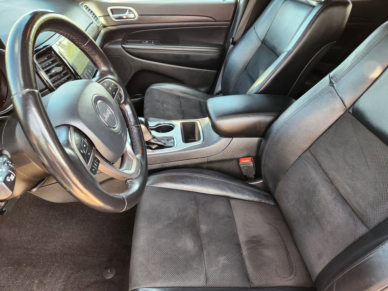 Used 2020 Jeep Grand Cherokee Altitude image 22