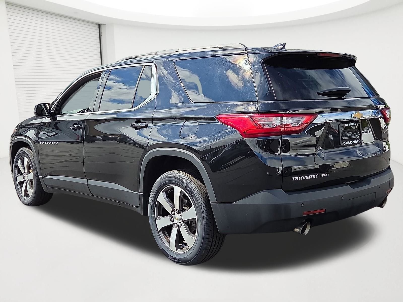 Used 2019 Chevrolet Traverse LT w/ LT Premium Package image 6