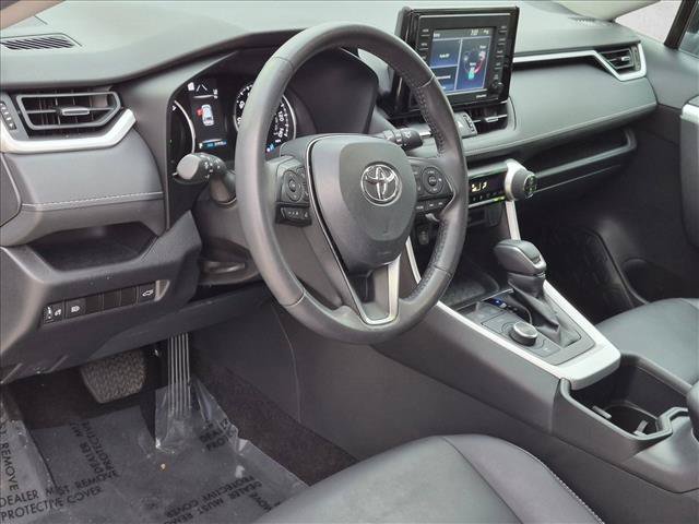 Used 2022 Toyota RAV4 XLE Premium AWD/4WD image 9