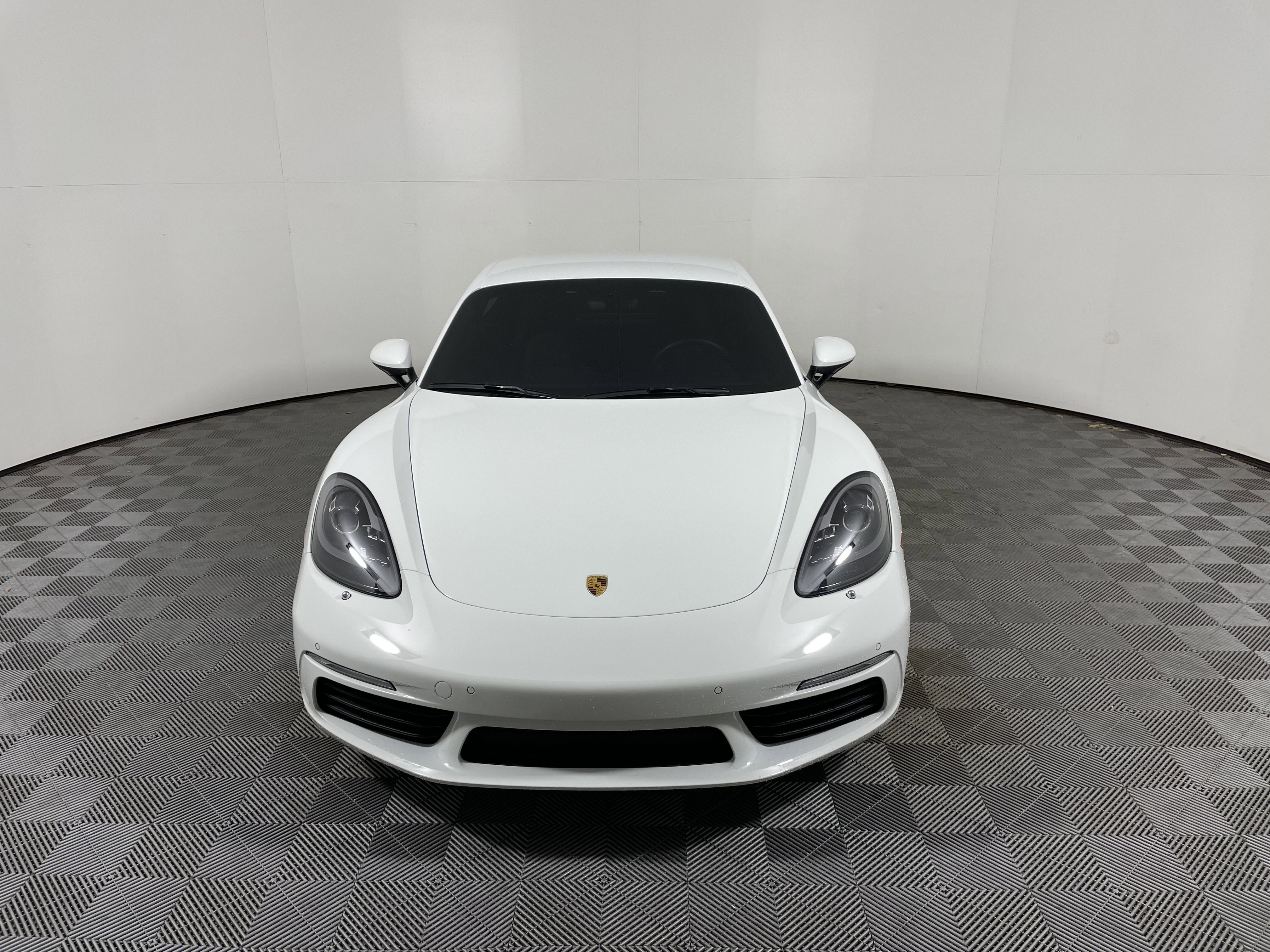 Used 2024 Porsche 718 Cayman image 10