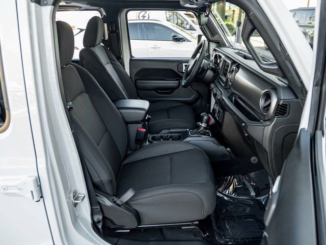 Used 2023 Jeep Wrangler Unlimited Sport image 29