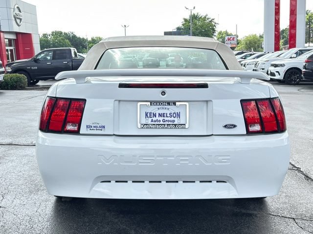 Used 2003 Ford Mustang Convertible RWD image 8