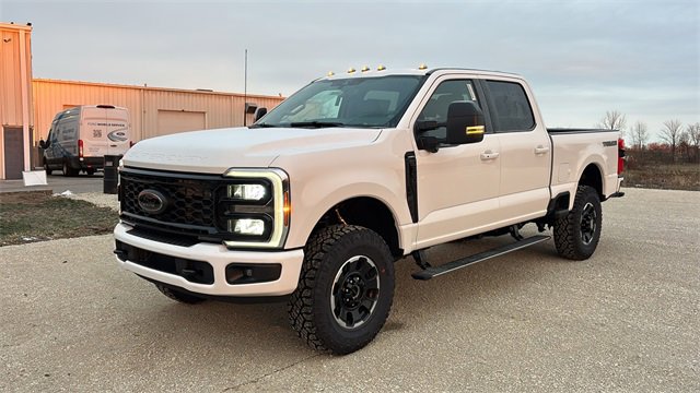 New 2026 Ford F350 Lariat w/ Tremor Off-Road Package image 2