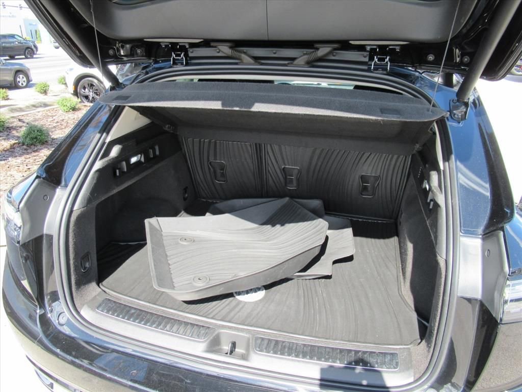 Used 2021 Buick Envision Avenir w/ Technology Package II image 34