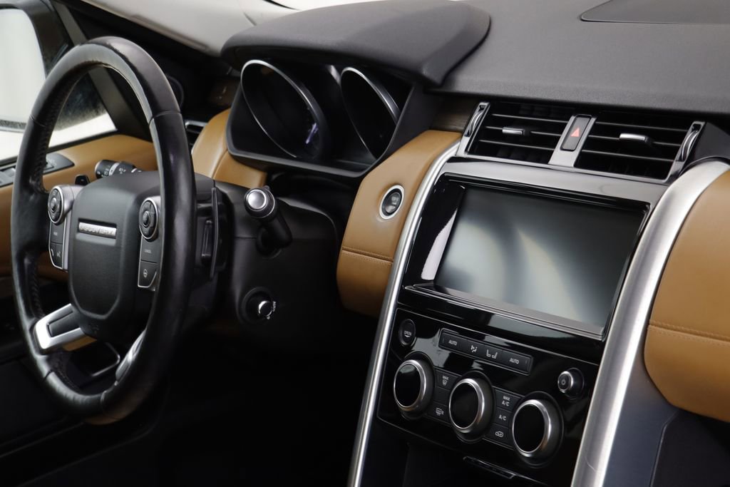 Used 2017 Land Rover Discovery HSE Luxury image 23