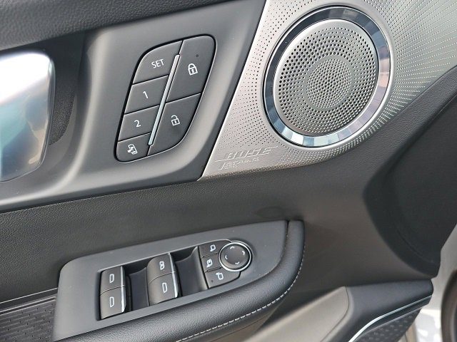 Used 2025 Buick Enclave Avenir w/ Super Cruise Package image 15