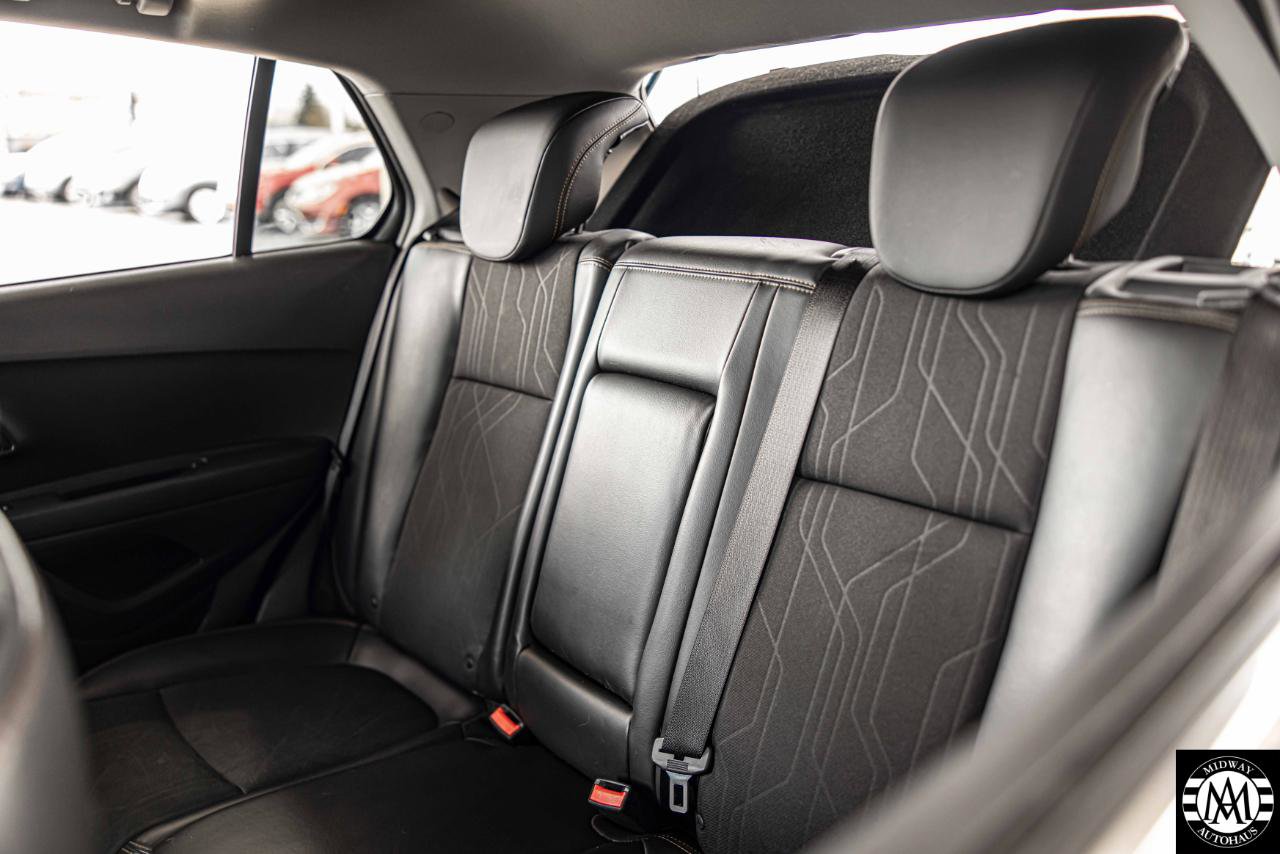 Used 2017 Chevrolet Trax LT w/ Sun & Sound Package image 18