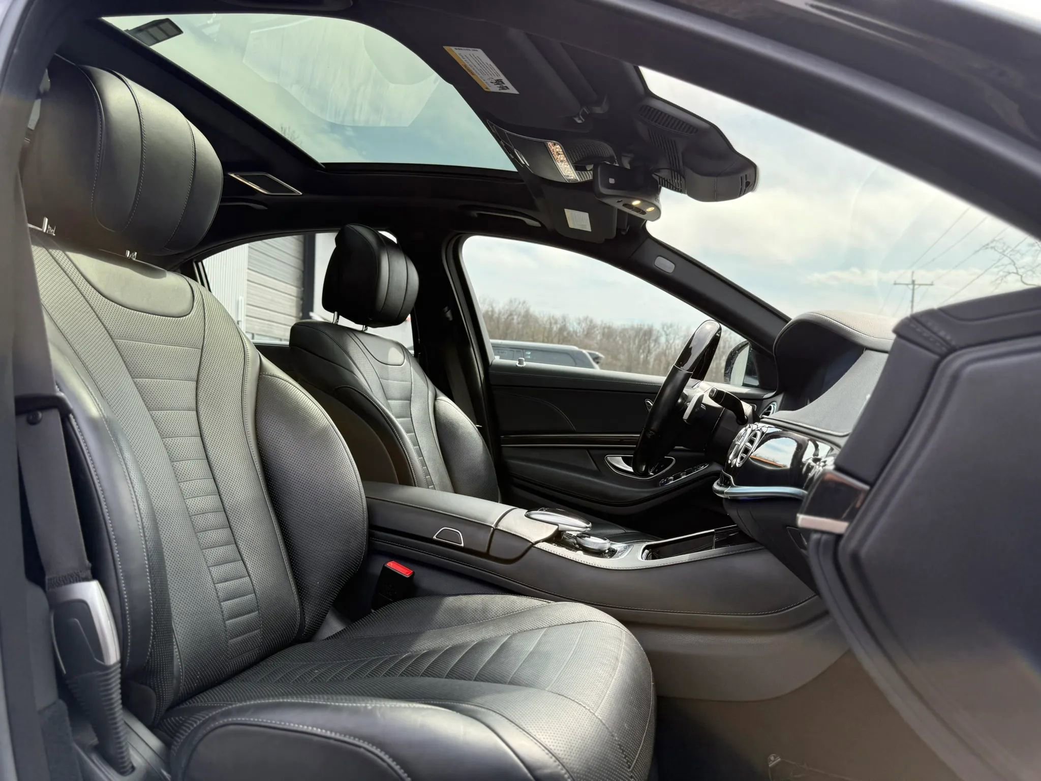 Used 2019 Mercedes-Benz S 560 4MATIC Sedan image 31