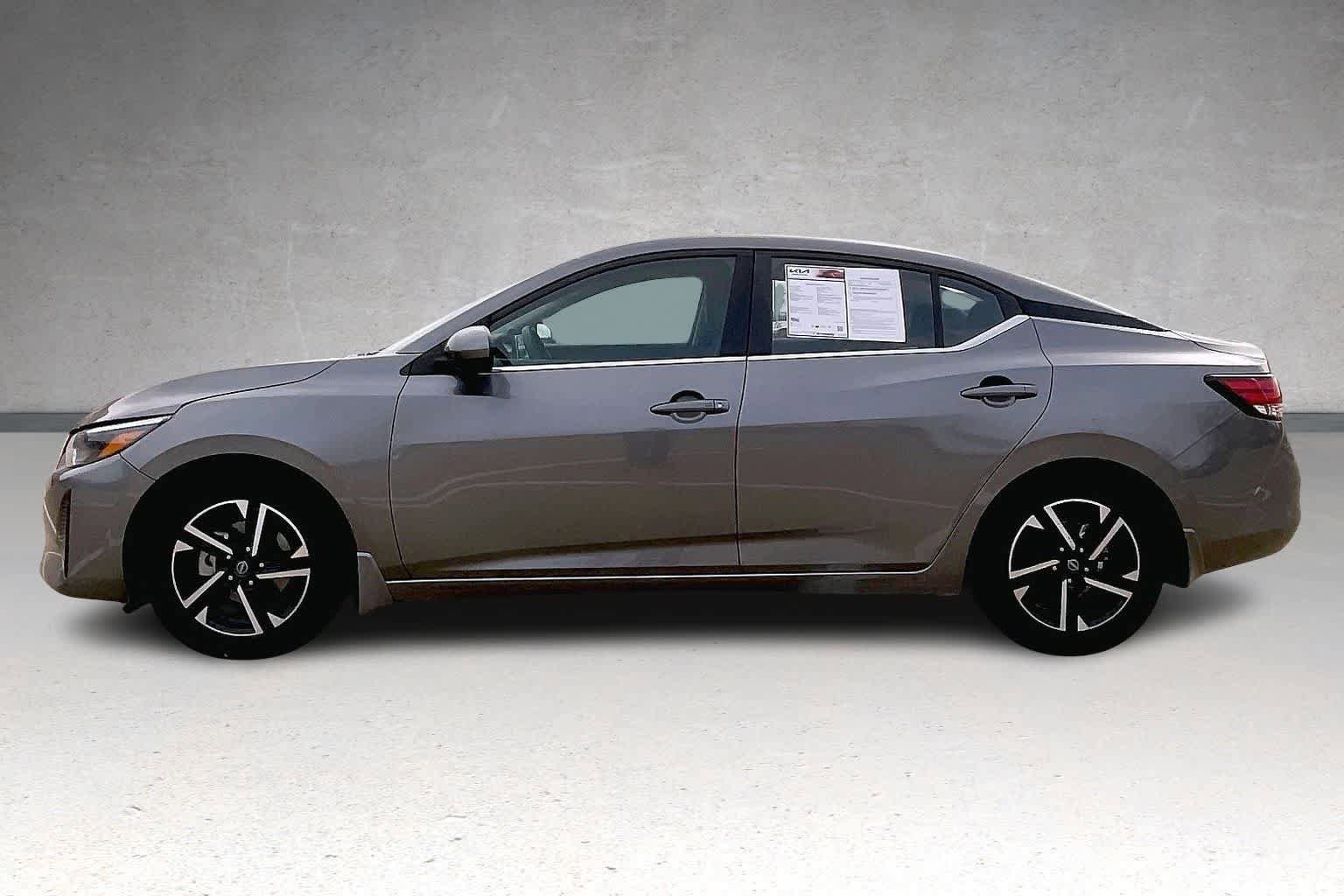 Used 2024 Nissan Sentra SV FWD image 3