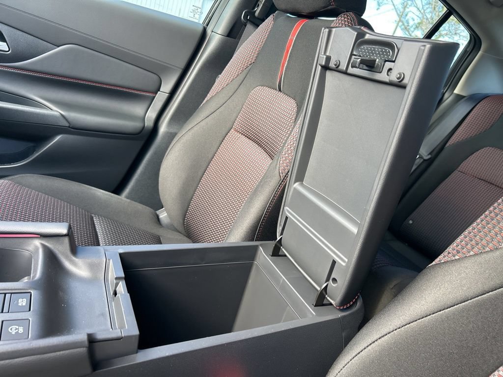 New 2026 Nissan Sentra SR w/ Floor Mat Package FWD image 38