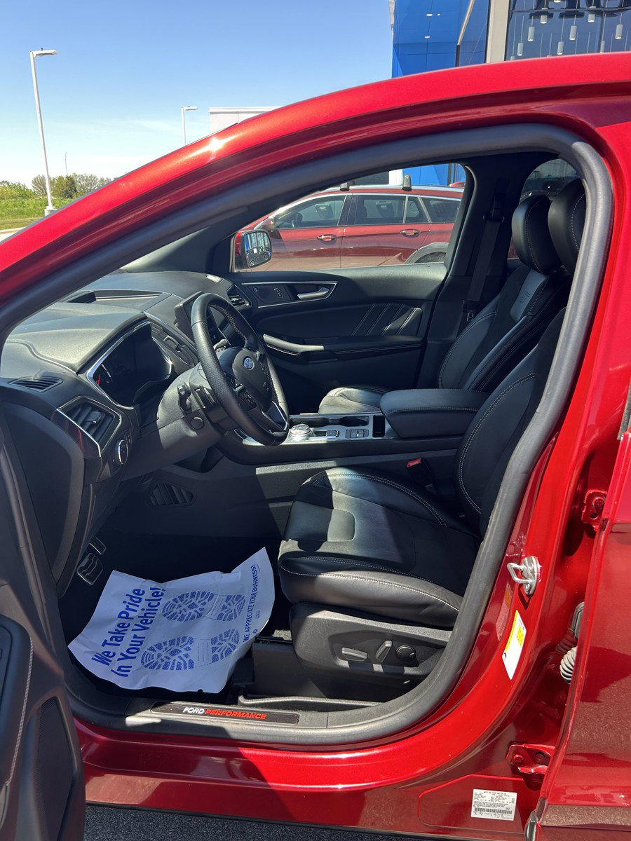 Used 2021 Ford Edge ST w/ Equipment Group 401A AWD/4WD image 18