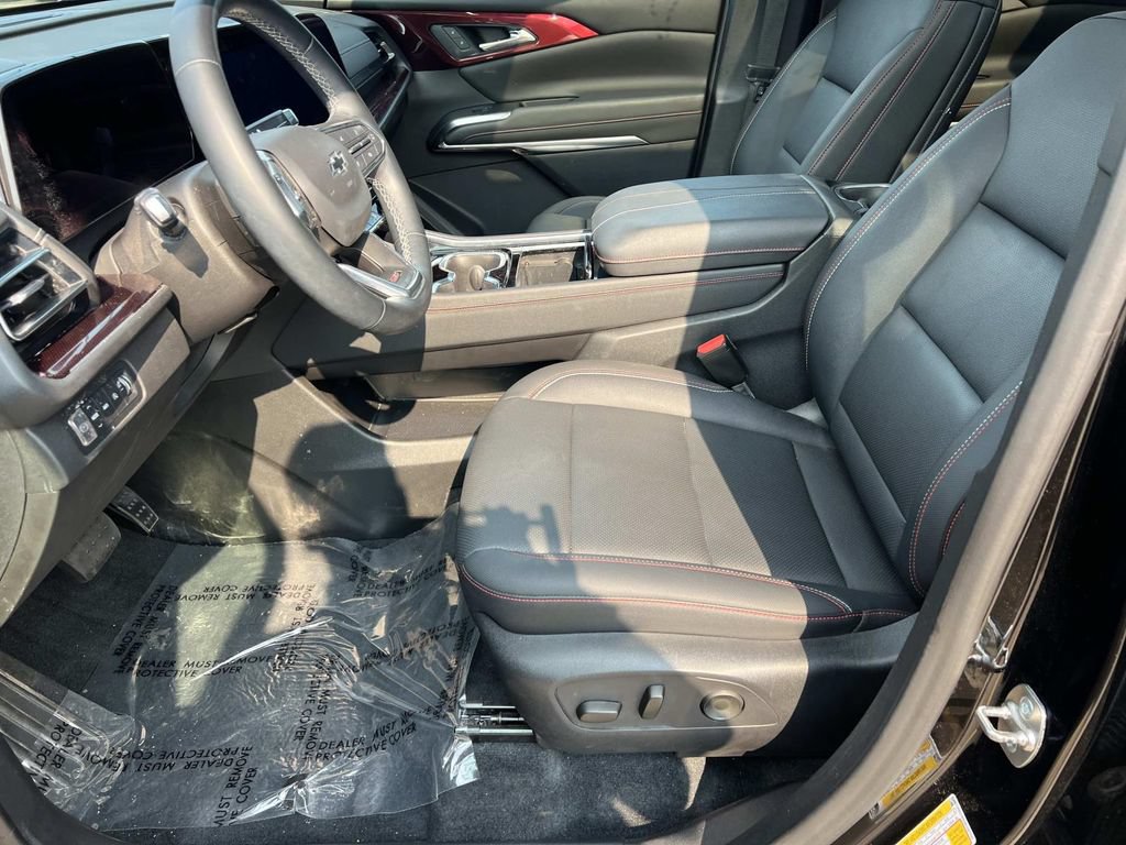 Used 2024 Chevrolet Traverse Z71 w/ LPO, Floor Liner Package AWD/4WD image 16