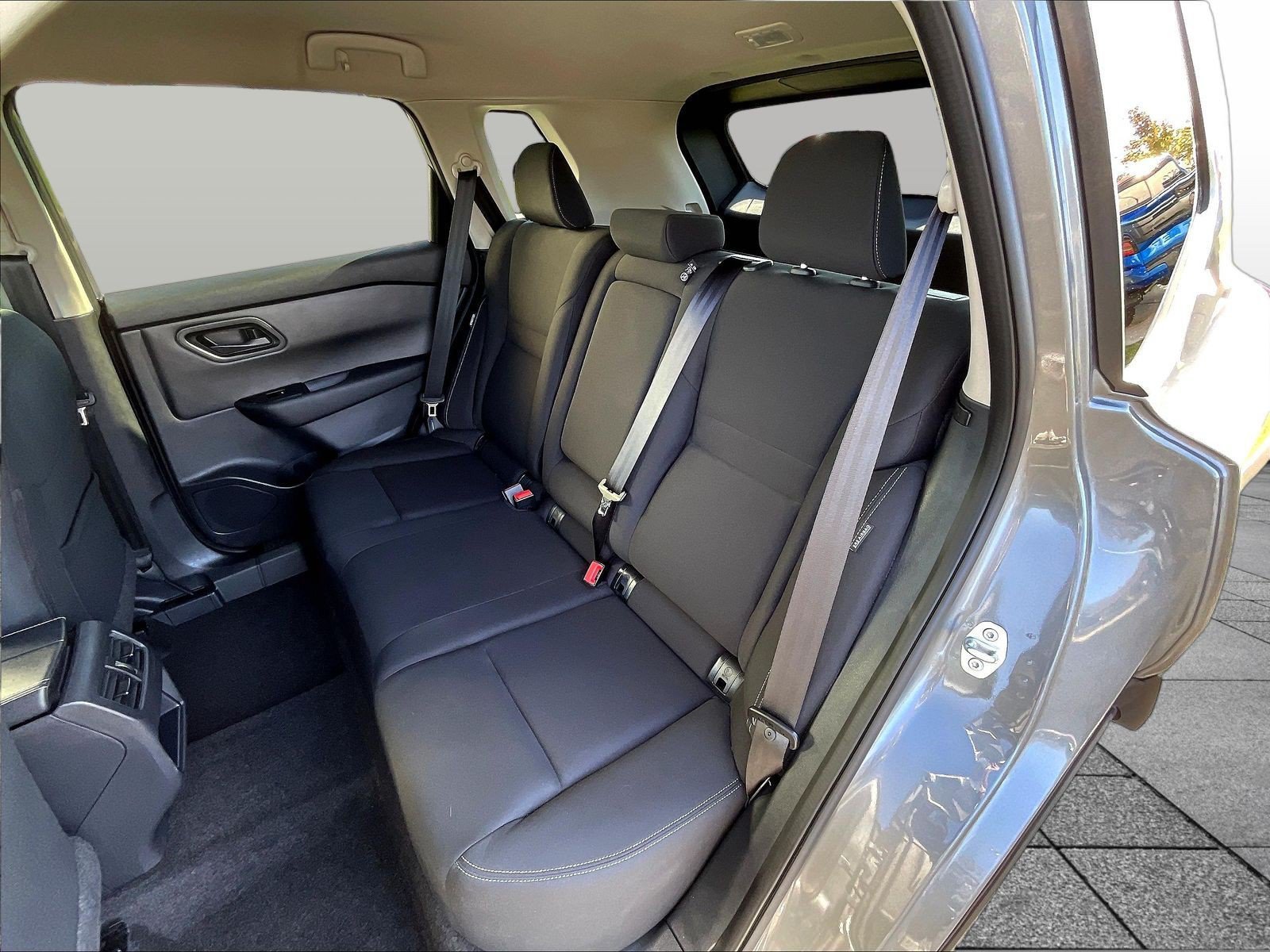 Used 2024 Nissan Rogue S AWD/4WD image 25