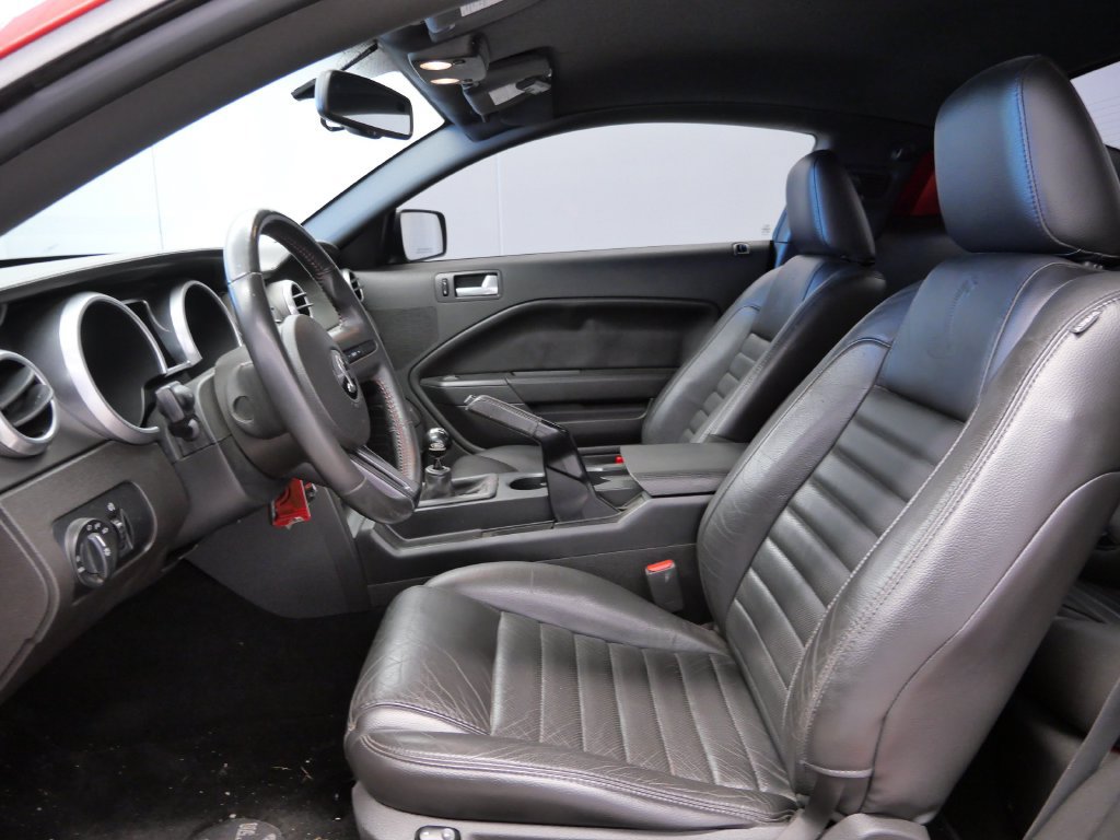 Used 2007 Ford Mustang Shelby GT500 RWD image 8