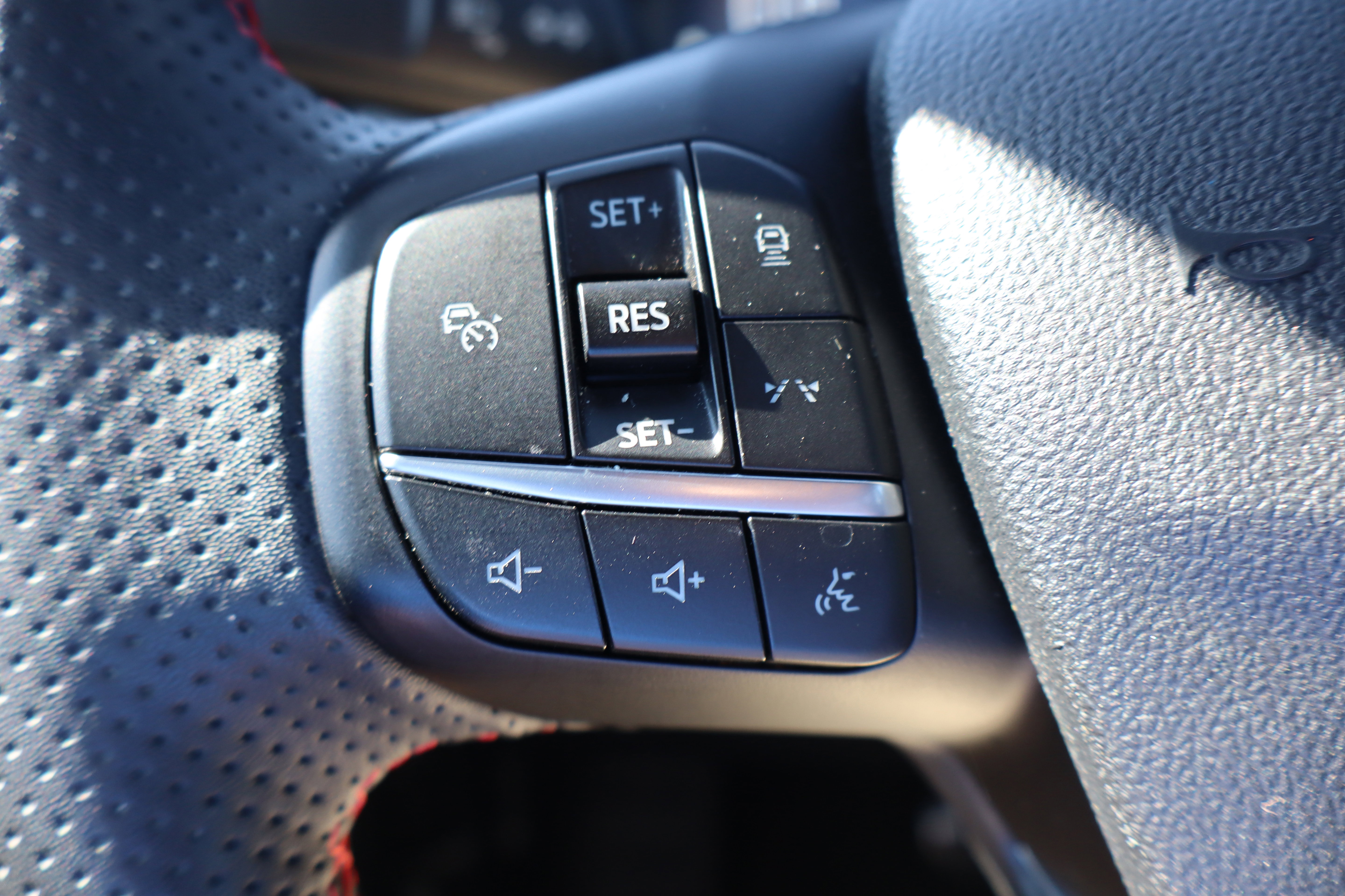 Used 2023 Ford Escape ST-Line Elite w/ Premium Technology Package AWD/4WD image 16