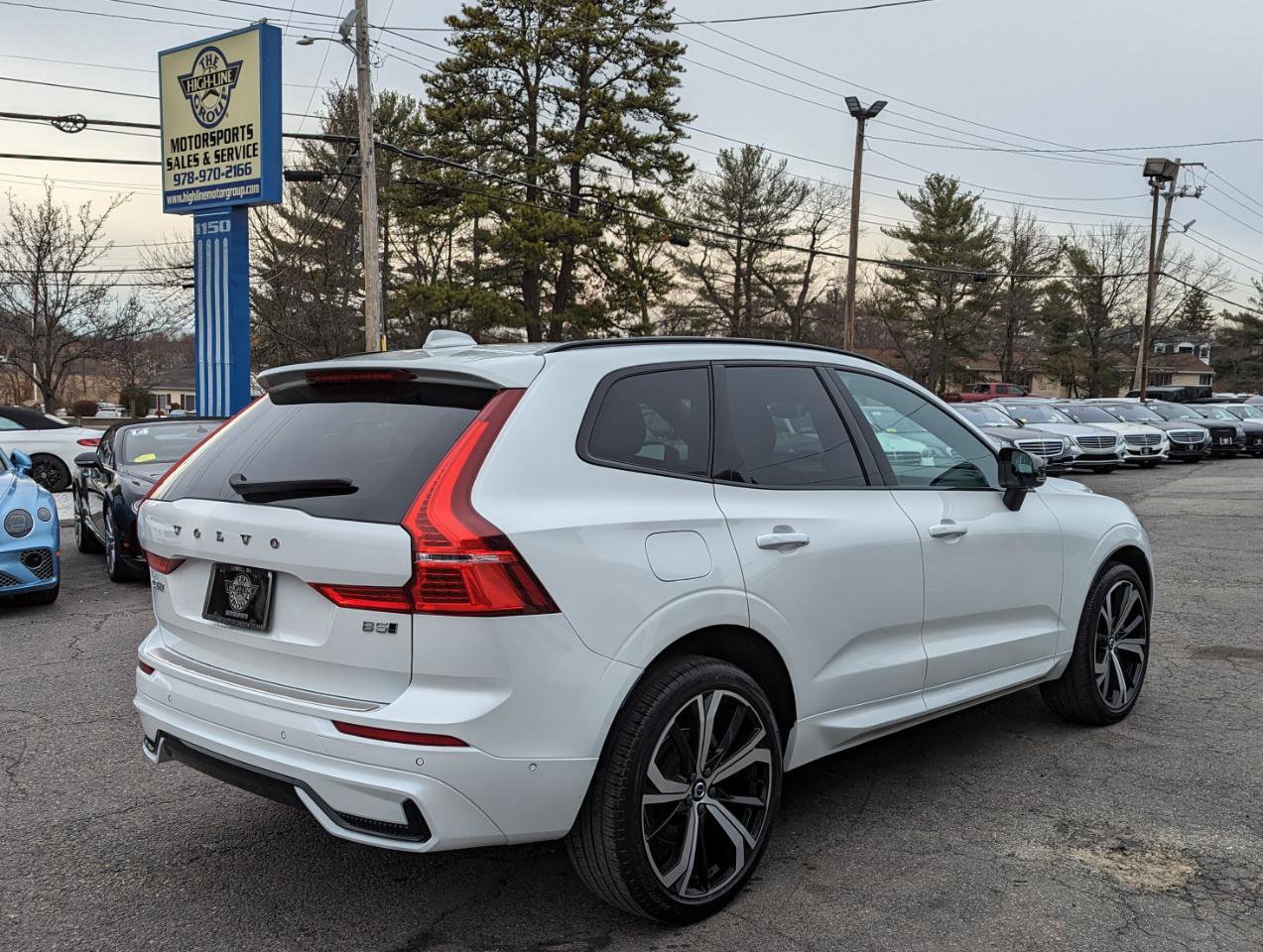 Used 2022 Volvo XC60 B5 R-Design w/ Advanced Package image 7